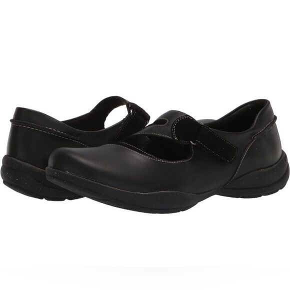 Collection by Clarks Women's Roseville Mary Jane Flat size 7 wide black - Picture 3 of 9